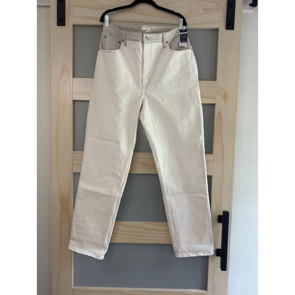 SOLD Abercrombie & Fitch Curve Love ’90s Straight Ultra High Rise Jeans Women’s